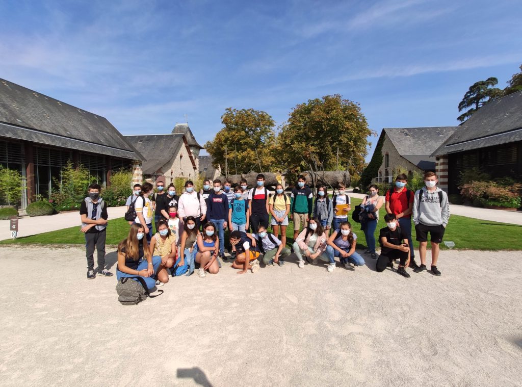 Classe d'élèves en visite du Lycée et Collège Notre Dame