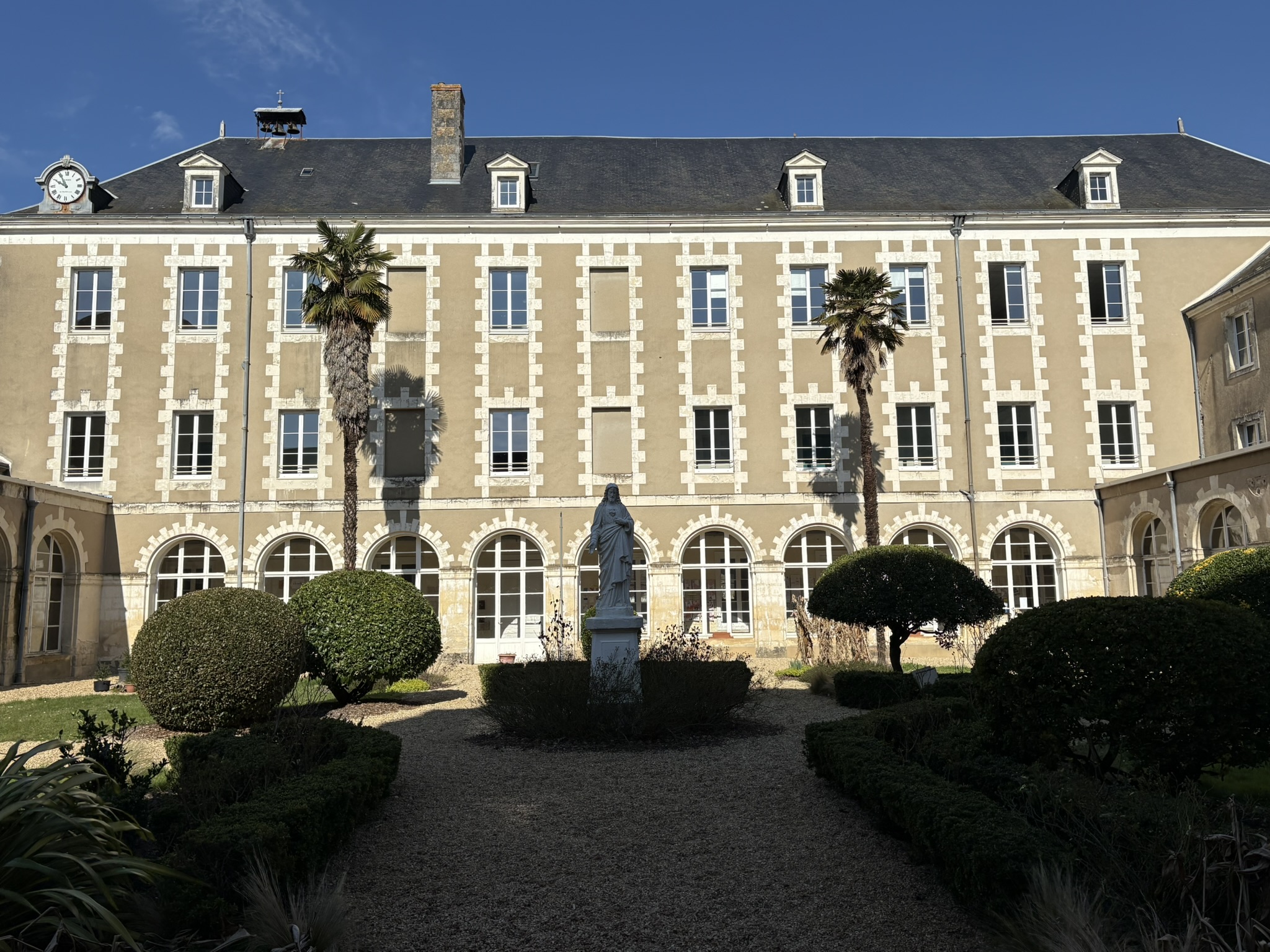 Bâtiment extérieur Collège et Lycée Notre Dame La Flèche