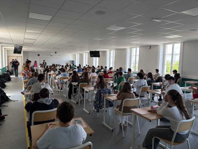 Classe de 5eme du Collège Notre Dame La Flèche